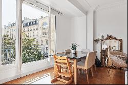 Bright, quiet apartment with open view - Paris VII.