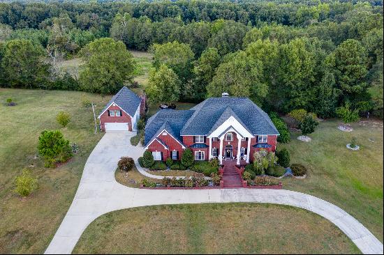 Magnificent Country Estate in a Great Rockdale County Location