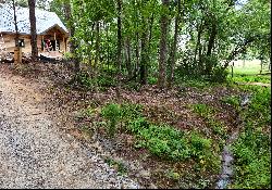 Cutom-Built Log Home on Unrestricted Land