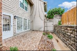 Quiet Townhome Lease in Lake Highlands Cul-de-sac