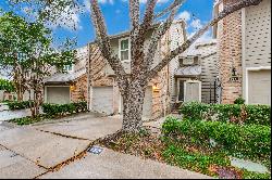 Quiet Townhome Lease in Lake Highlands Cul-de-sac