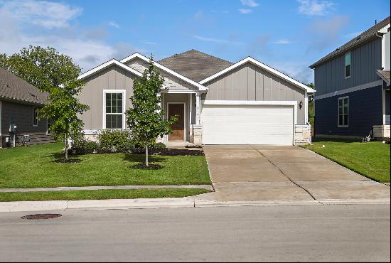 Energy-Efficient Home with Solar Panels and Battery Backup