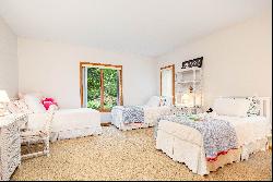 9390 North Bayview Road, Southold, NY 11971