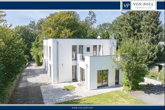 Bauhaus-style villa: energy-efficient, elegant and spacious