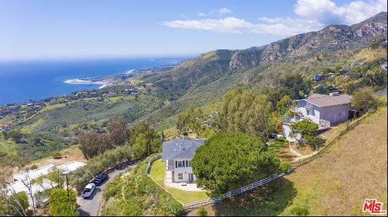 21821   Castlewood Dr, Malibu, CA, 90265, USA