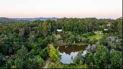 Eco Sanctuary in the Noosa Hinterland: Discover Still Waters