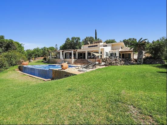 Alvor - Serra e Mar: 3-bedroom villa with infinity pool and garden