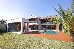 Contemporary-style mansion in Barra da Tijuca