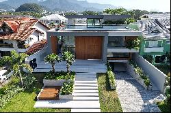 Contemporary-style mansion in Barra da Tijuca