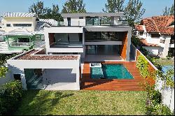 Contemporary-style mansion in Barra da Tijuca