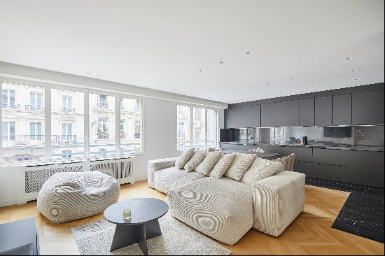 Paris 17th District - A renovated 3-bed apartment