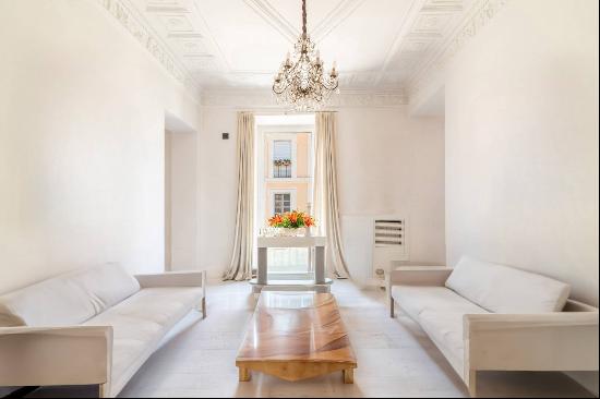 Elegant renovated apartment in the Parioli district