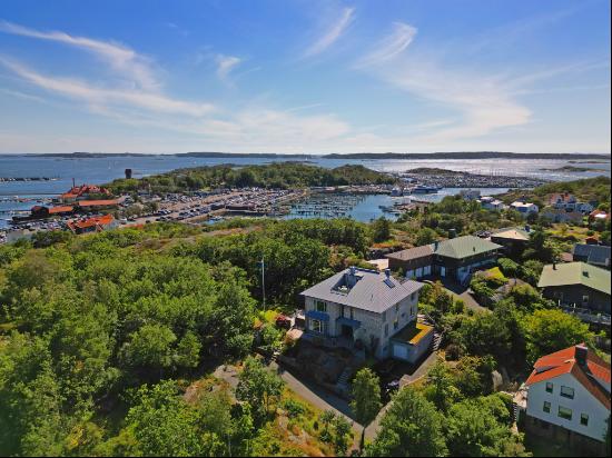 Representative and architect-designed villa the sea in Langedrag, Gothenburg, Sweden.