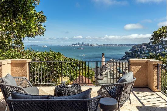 Stunning Single-Family Home in Sausalito's Coveted Banana Belt