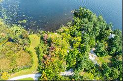 Idyllic Sparrow Lake Retreat