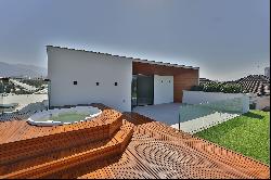 Contemporary triplex mansion in Mansões condominium, Barra da Tijuca