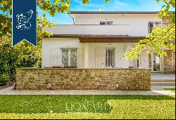 Elegant renovated villa two steps away from Forte dei Marmi's square