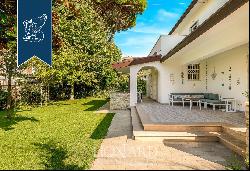 Elegant renovated villa two steps away from Forte dei Marmi's square