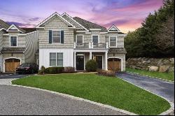 Bishops Pond Condo - Southampton Village