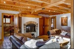 Magnificent SKI IN SKI OUT chalet, 4 bedrooms, double garage, garden