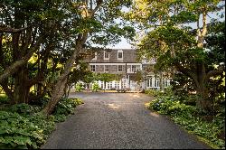 GIN LANE CARRIAGE HOUSE WITH DEEDED OCEAN ACCESS