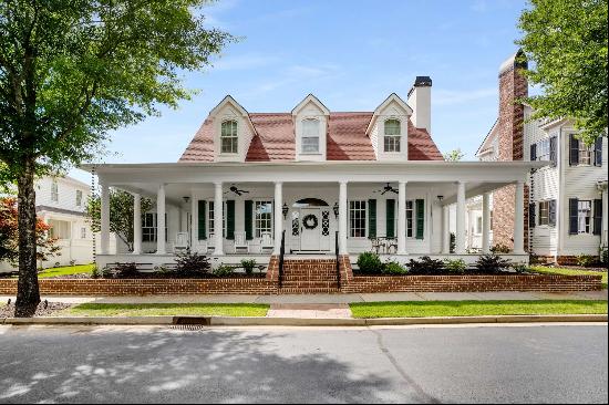 Gorgeous Home on Double Lot in the Historic District of Senoia