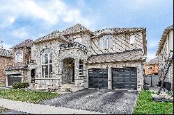 Luxury Living in Bronte Creek