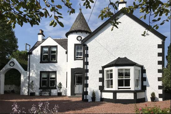 White Gables, Howgate Road, Roberton, Biggar, ML12 6RS