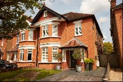 Chestnut Avenue, Esher, Surrey, KT10 8JF