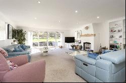 Crooksbury Road, Farnham, Surrey, GU10 1QB