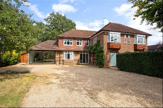 Newlands Close West, Hitchin, Hertfordshire, SG4 9BA