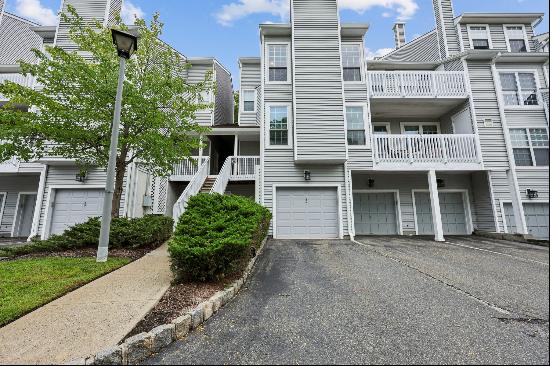 35 Markham Circle, ,, NJ, 07631