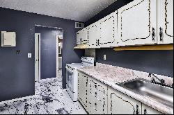 	 Welcome to your well-proportioned, move-in ready ground-level 1-bedroom, 1-ba