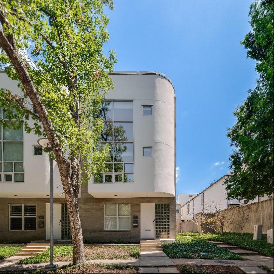 Beautifully Remodeled Corner Unit