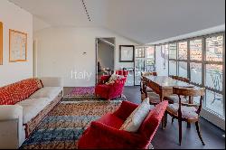 Elegant four-room apartment in the heart of the Fashion District