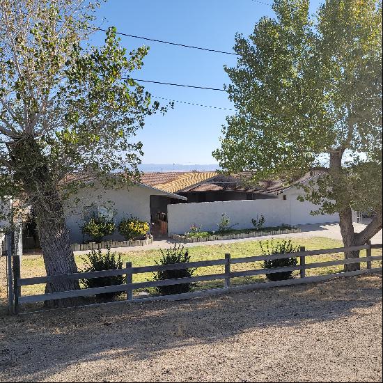 2800 Felsite Avenue, Rosamond CA 93560