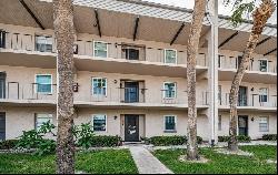 8693 Bardmoor Boulevard #202B, Seminole FL 33777