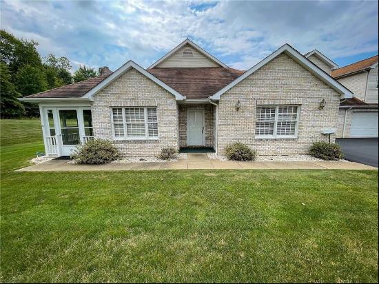 134 Woodhawk Ln, Franklin Twp - But PA 16001