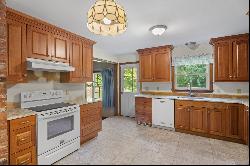 17 Bill Hill Road, Old Lyme CT 06371