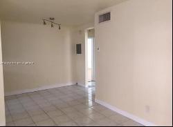 6856 Abbott Ave Unit 4, Miami Beach FL 33141