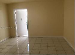 6856 Abbott Ave Unit 4, Miami Beach FL 33141