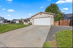 405 Virginia Ct, Zillah WA 98953