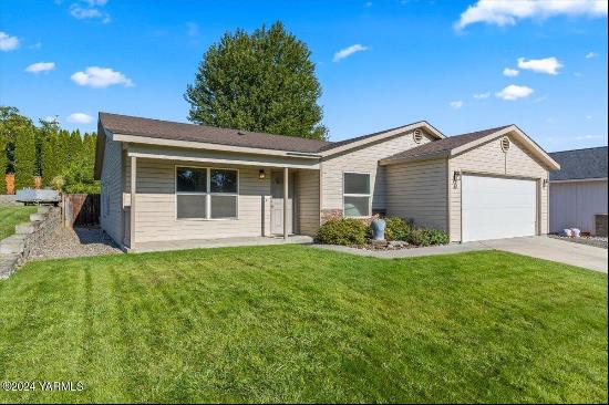 405 Virginia Ct, Zillah WA 98953