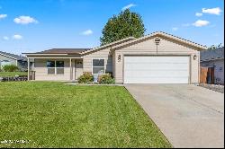 405 Virginia Ct, Zillah WA 98953