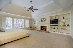 2815 Stoneglen Close, Roswell GA 30076