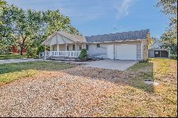 613 N Main St, Elbing KS 67041