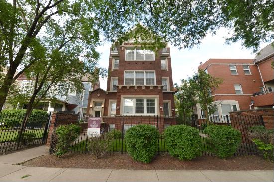 4631 S Ellis Avenue #2R, Chicago IL 60653