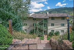 2448 Garmisch Dr Unit 8, Vail CO 81657