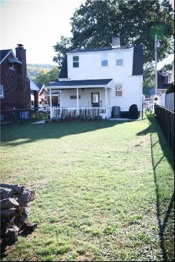 1224 Chestnut St, Connellsville PA 15425