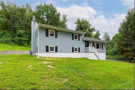 8 Brothers Road, Poughquag NY 12570